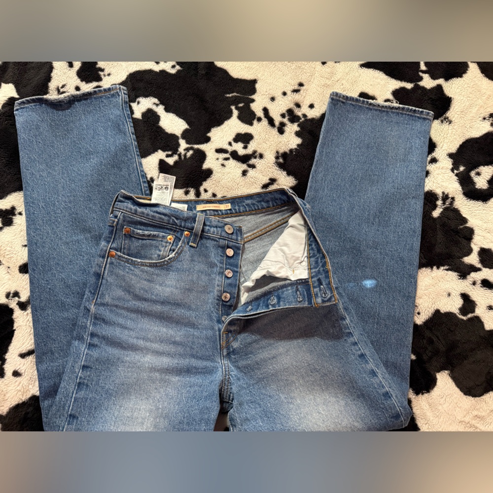 Levi’s Ribcage Straight Button-Fly Jeans
